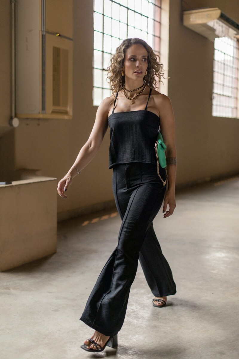 CAMISILLA CAMILA. Negro