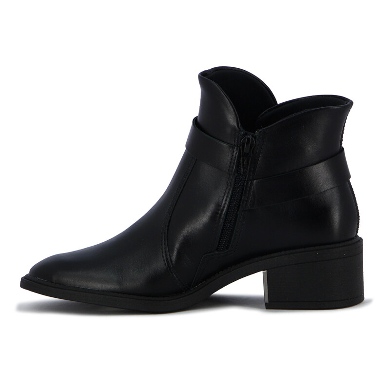 Ramarim Bota Cuero Caña Baja C/ Tira Y Aplique Negro