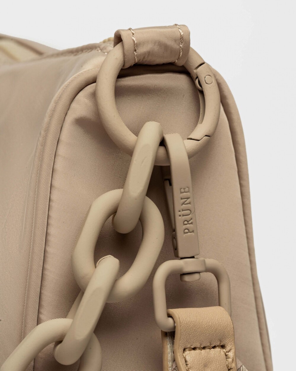Cartera al Hombro Match en Nylon Taupe