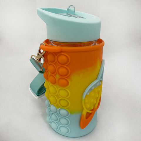 Botella infantil antiderrames con sorbito + pop it TV0573