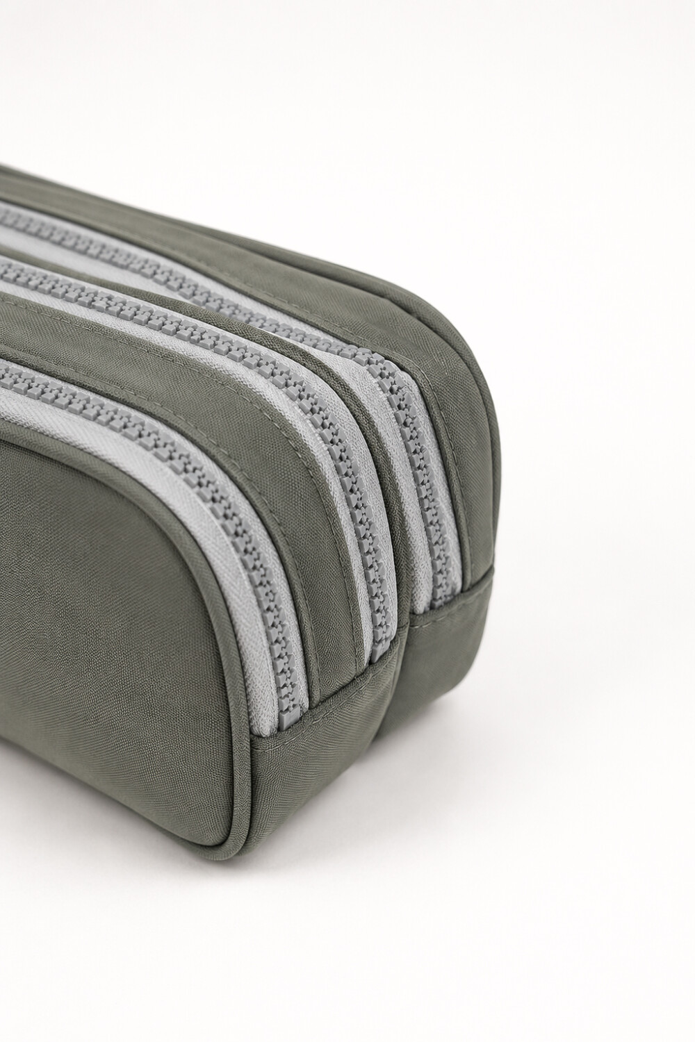 Cartuchera Xic Gris