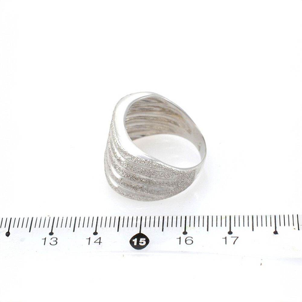 Anillo En Oro 18K, Diamantado. Anillo En Oro 18K, Diamantado.