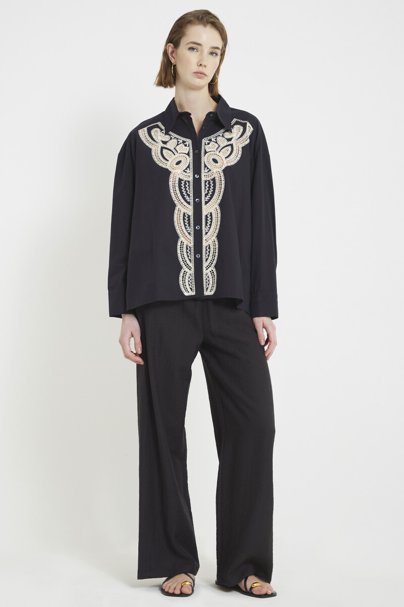 Camisa bordada Negro