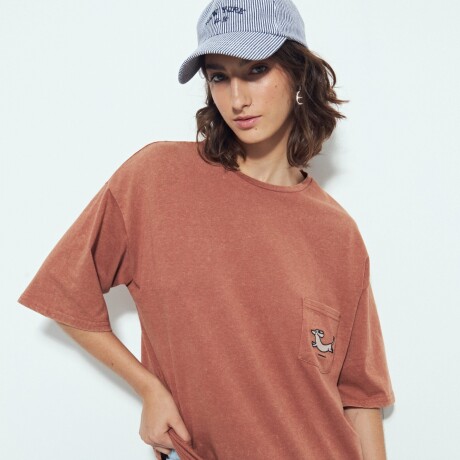 REMERA BETULA Ladrillo