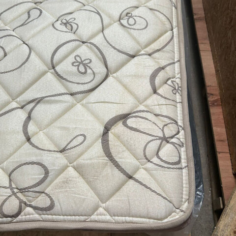 [OUTLET] Colchón Bolzano de Espuma 2 Plazas 138 cm [Hundimiento y manchas] [OUTLET] Colchón Bolzano de Espuma 2 Plazas 138 cm [Hundimiento y manchas]