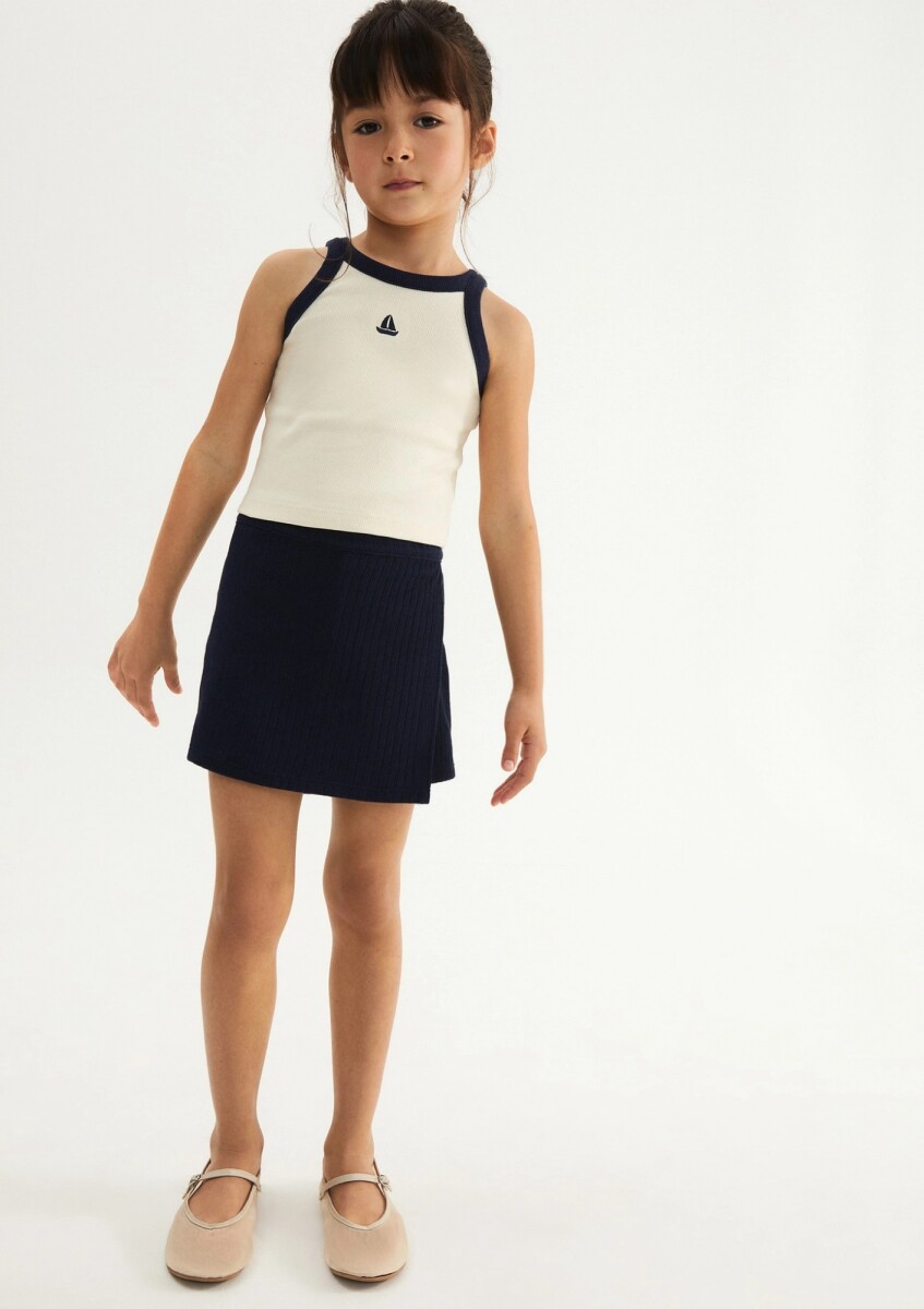 CONJUNTO INFANTIL DE FALDA SHORT CON BORDADO - AZUL 