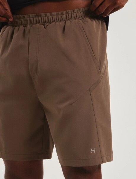 BERMUDA SPORT CON BOLSILLOS MARRÓN