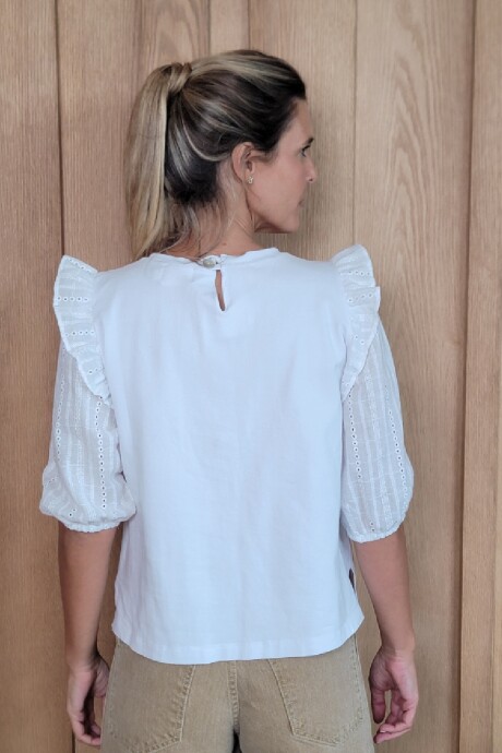 Remera Paloma Blanco con broderie