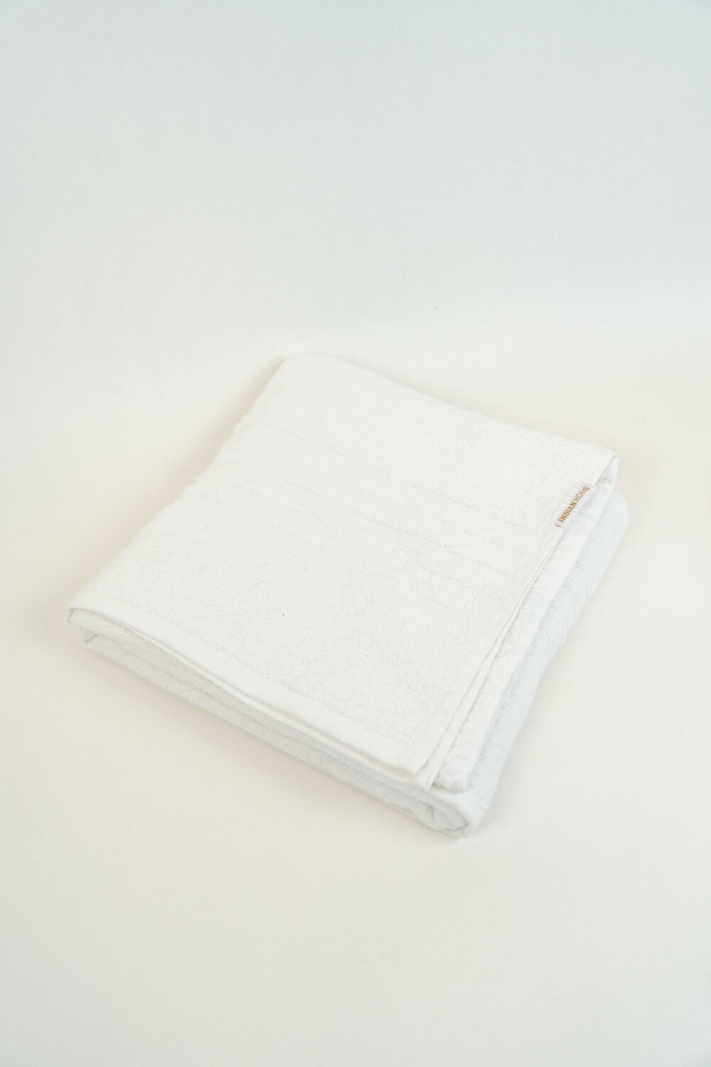 Toalla Super Baño Nessa, 380g. Blanco