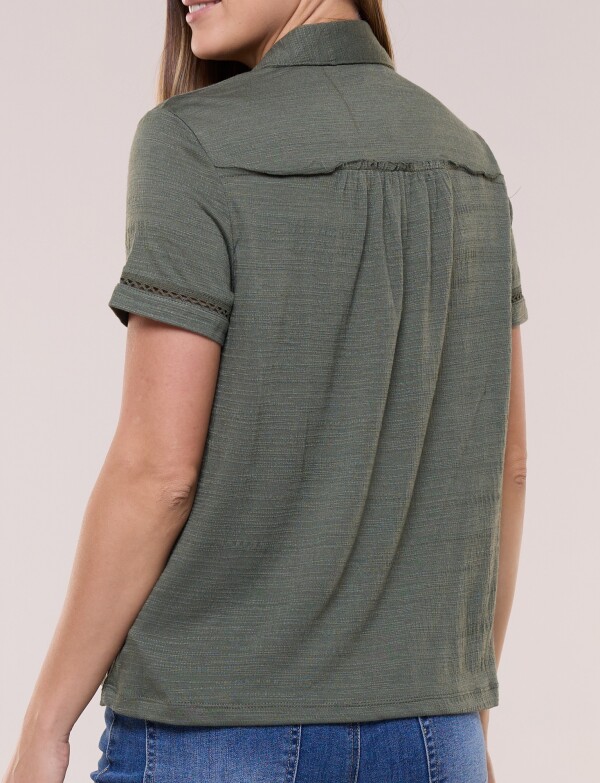 Camisa Con Alforzas Y Puntilla OLIVA