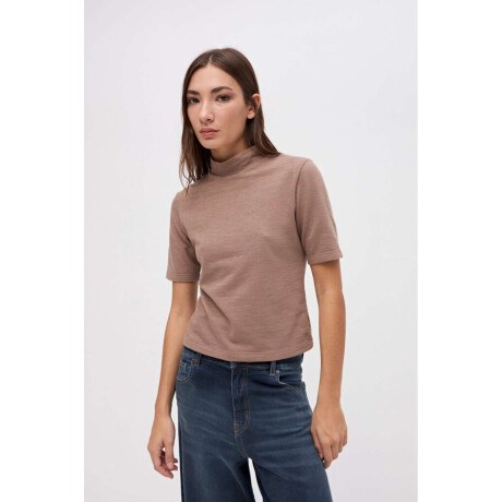 Remera Susanne Marrón