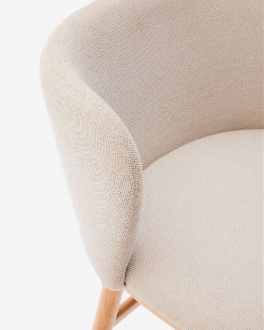Taburete Ciselia chenilla beige y madera maciza fresno acabado tono natural 65cm