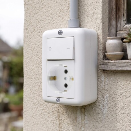 CAJA EXTERIOR CON SCHUKO + BIPOLAR ATENEA Caja Exterior con Schuko con Seguro + Interruptor Bipolar