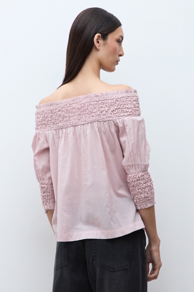 Blusa escote bardot con frunces rosa