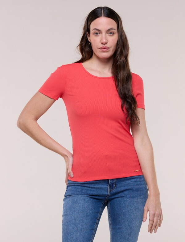 Remera Básica Entallada CORAL