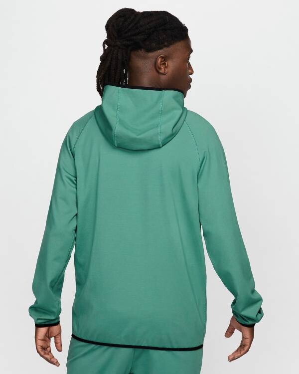 Nike Tech Nike Tech