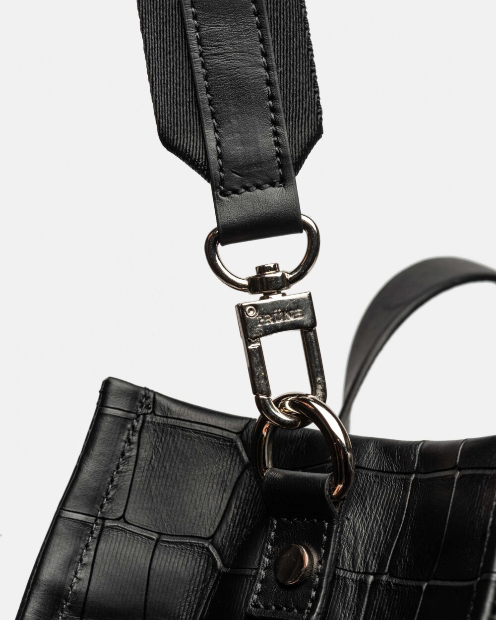 Cartera de mano Capri en cuero grabado croco Negro