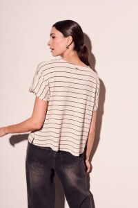 Remera Con Lino Rayas Arena