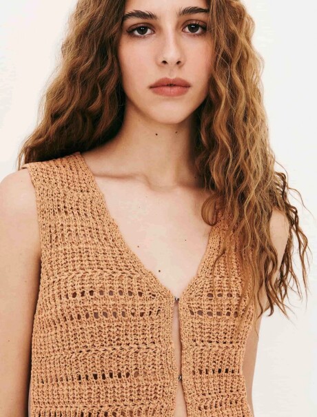 BLUSA DE PUNTOS BEIGE