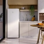 Freezer Vertical Frío Humedo 197 Lts Blanco INVERTER Blanco