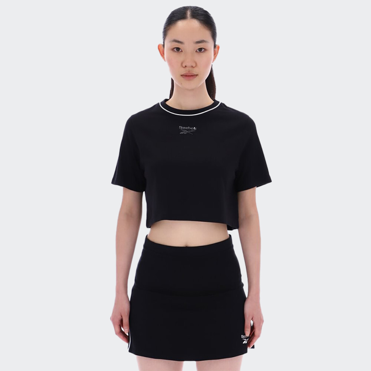 Remera Reebok Crew Neck Crop SS - Negro 