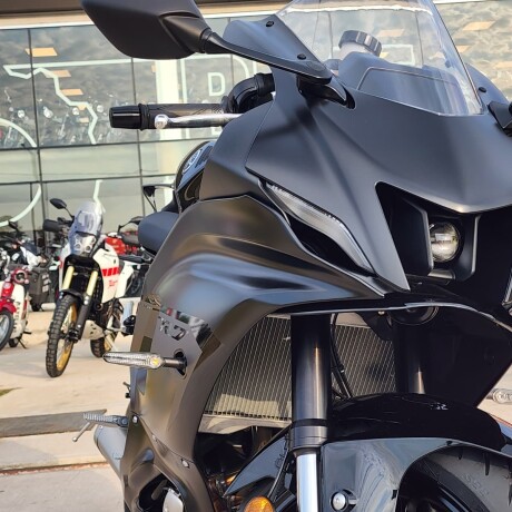 Yamaha R7 Negro