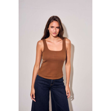 Top Musculosa Chocolate