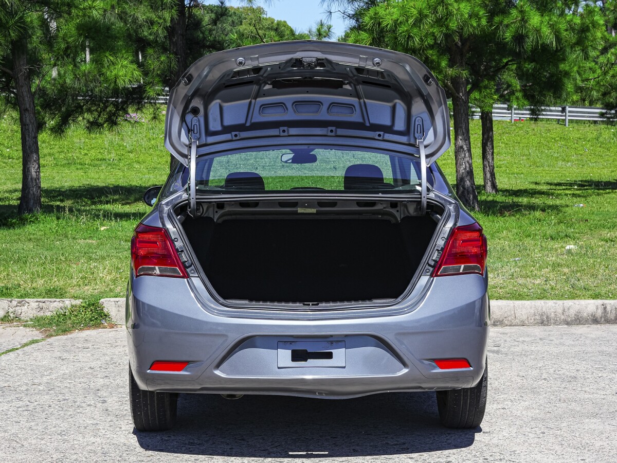 Chevrolet Joy Plus 1.0 Sedan Extra Full| Permuta / Financia Chevrolet Joy Plus 1.0 Sedan Extra Full| Permuta / Financia