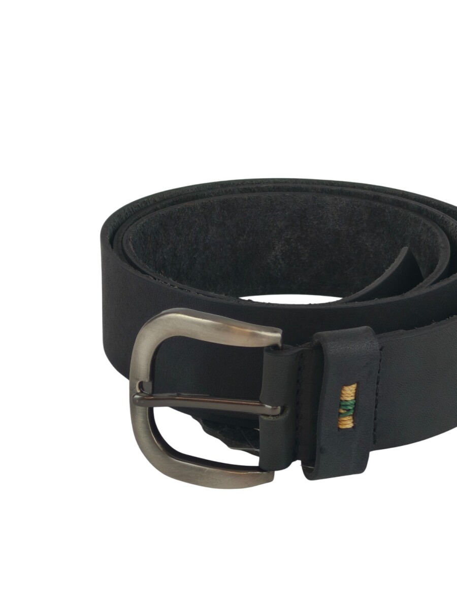 Cinto cuero c/detalle de costura en pasador - Negro 