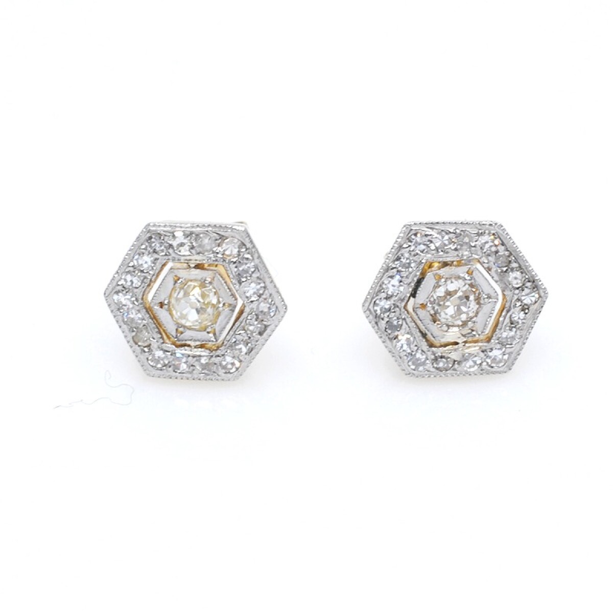 Caravanas nuevas estilo antiguo en oro 18k y brillantes. 