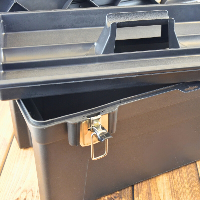 Caja de herramientas plástico con cerradura de metal NEGRO