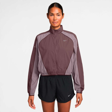 Campera Nike Swift Uv Rpl De Mujer Morado