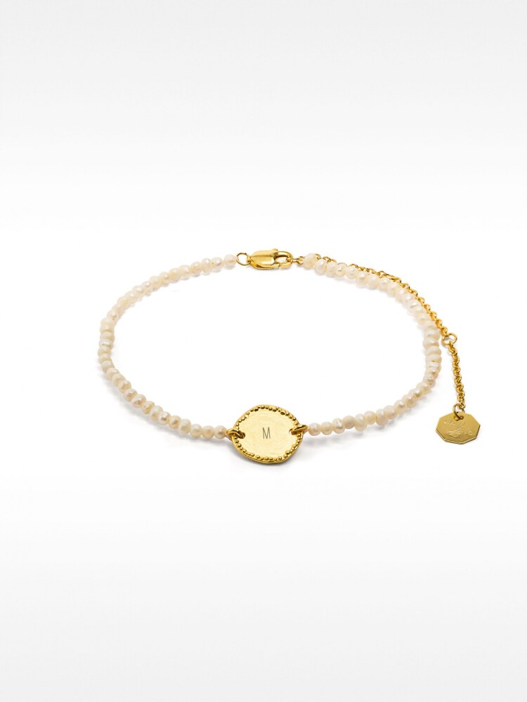 Pulsera De Perla De Agua Dulce Con Medalla - Plata De Ley 925 dorado