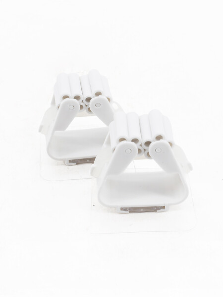 SOPORTE ADHESIVO PARA ESCOBAS BLANCO