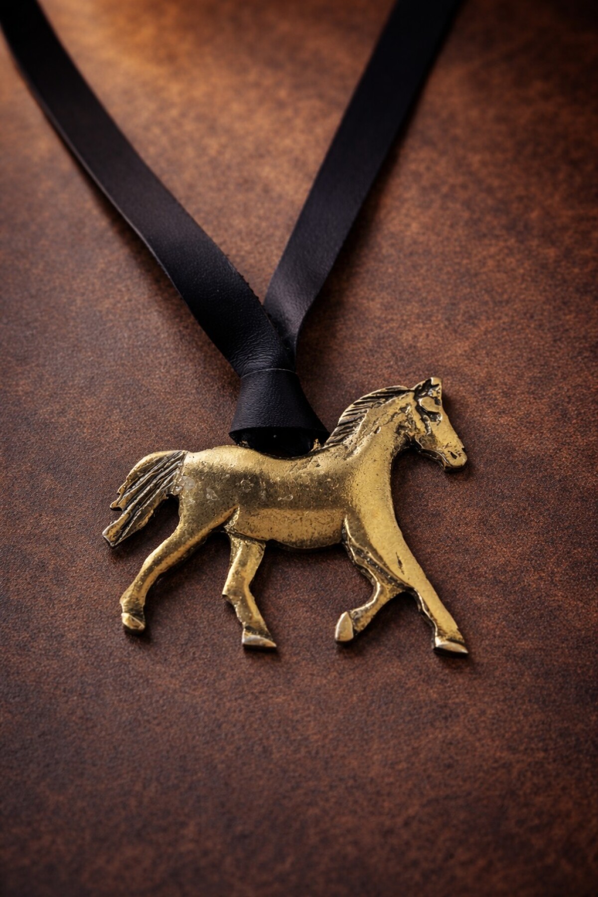 Horsy Necklace Negro / Dorado