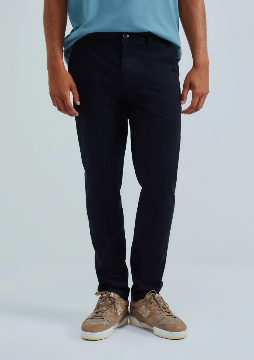 PANTALÓN TIPO GABARDINA MODELO CHINO - NEGRO 