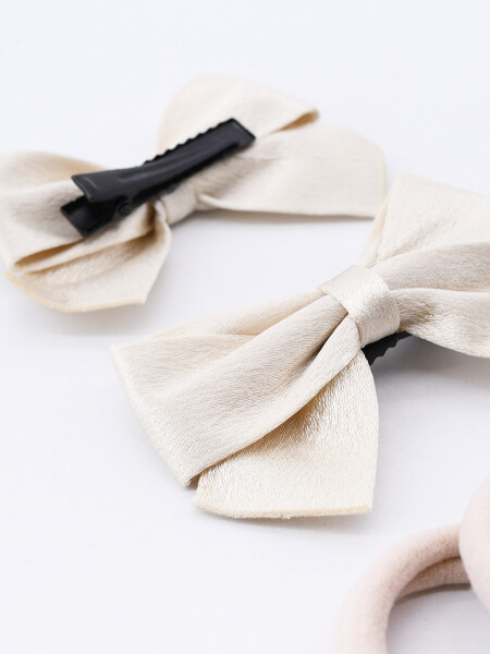 SET COLEROS Y BROCHES BEIGE