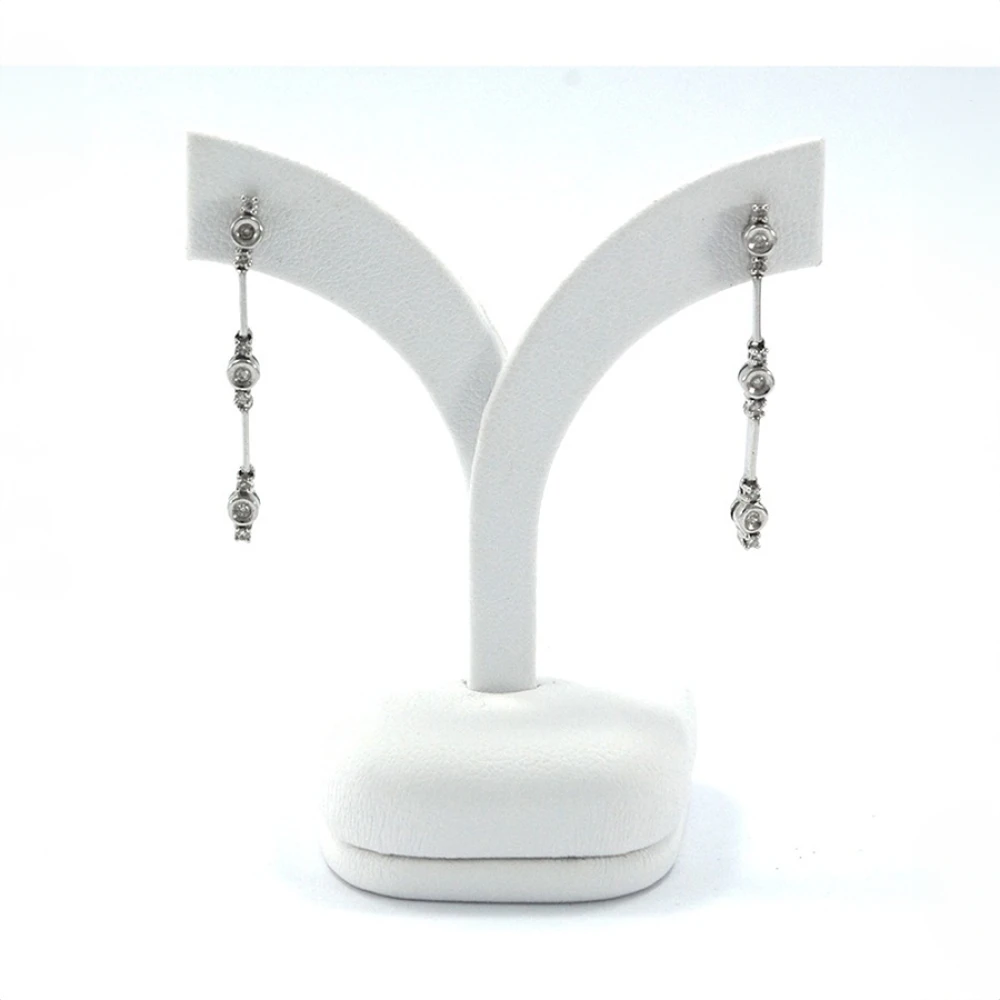 Caravanas En Oro 18K Blanco Con 3 Brillantes Caravanas En Oro 18K Blanco Con 3 Brillantes