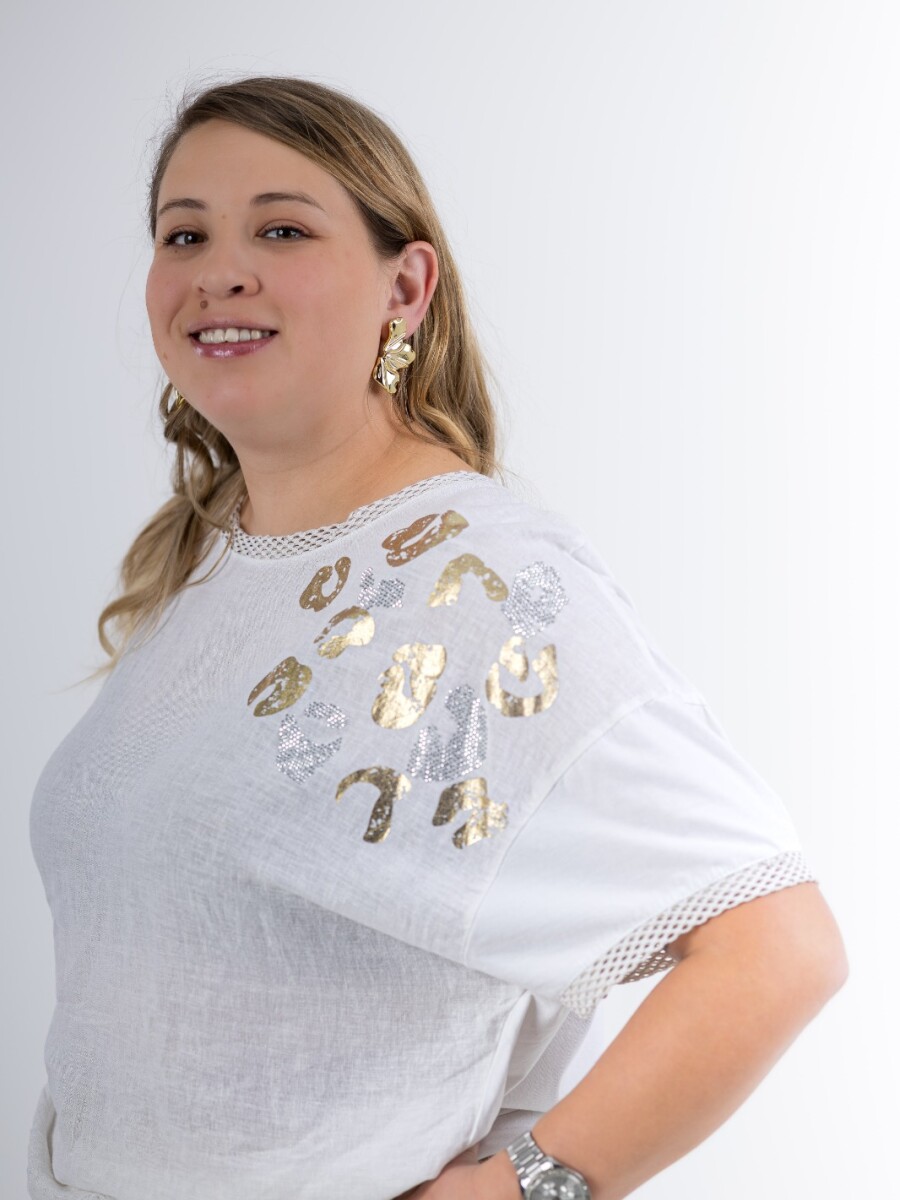 Blusa de lino con detalles dorados Importación italiana Blusa de lino con detalles dorados Importación italiana
