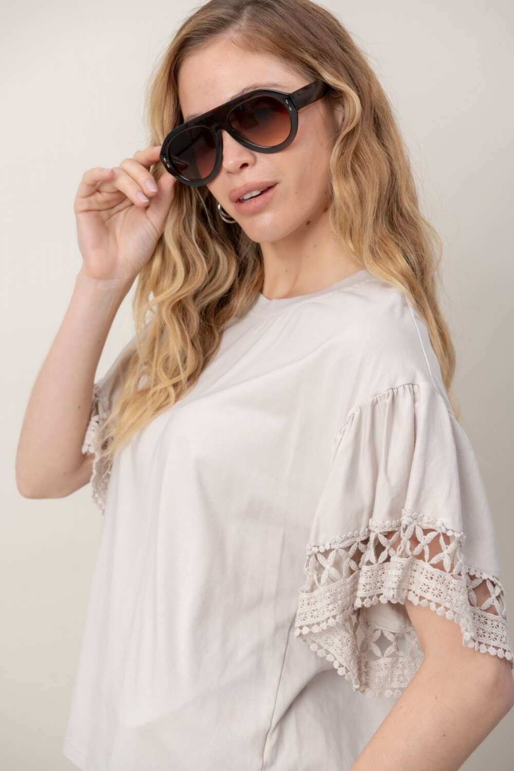 REMERA DHARA Beige