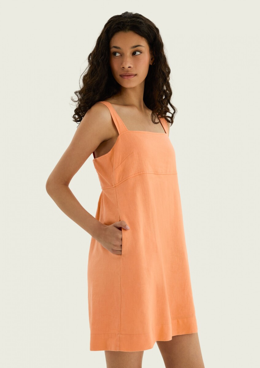 VESTIDO CORTO CON ESCOTE CUADRADO - VESTIDO FEM 