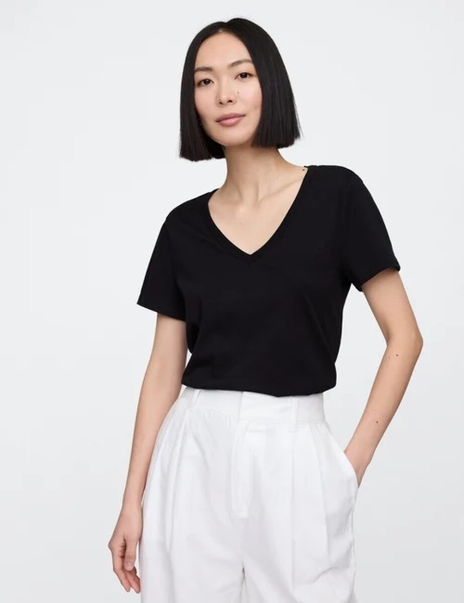 Remera Cuello V Manga Corta Mujer - True Black 