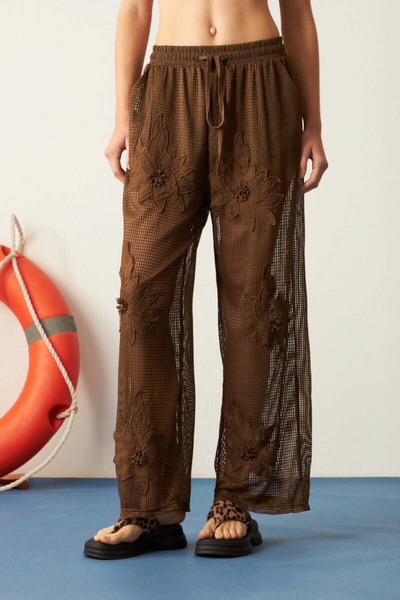 Pantalón red flores bordadas marrón