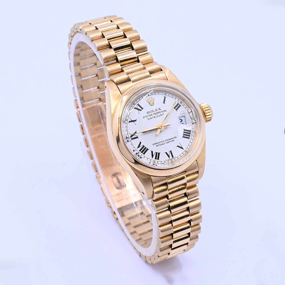 Rolex oro 18k Datejust Modelo 6916 con calendario, 26 mm. Rolex oro 18k Datejust Modelo 6916 con calendario, 26 mm.