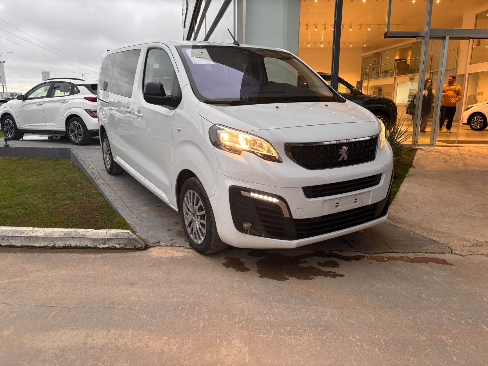 Peugeot Traveller Combi Space 2.0 Diesel 9P - 2024 