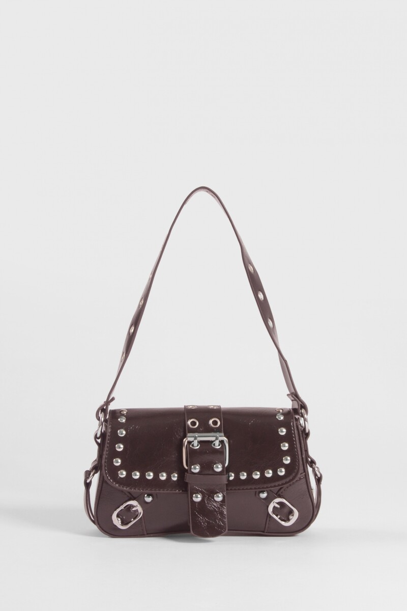 Cartera de hombro con hebilla y tachas marrón