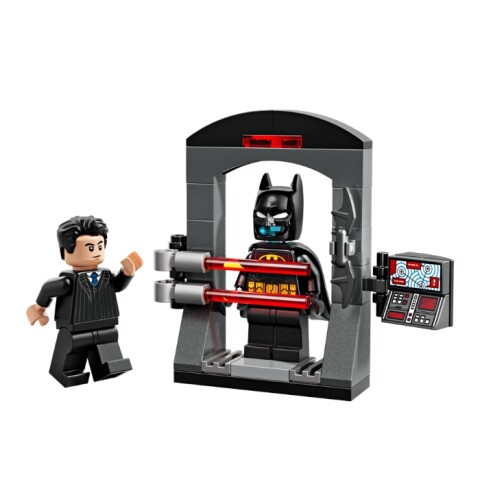 Batman: Bruce Wayne y el Bat-traje Batman: Bruce Wayne y el Bat-traje