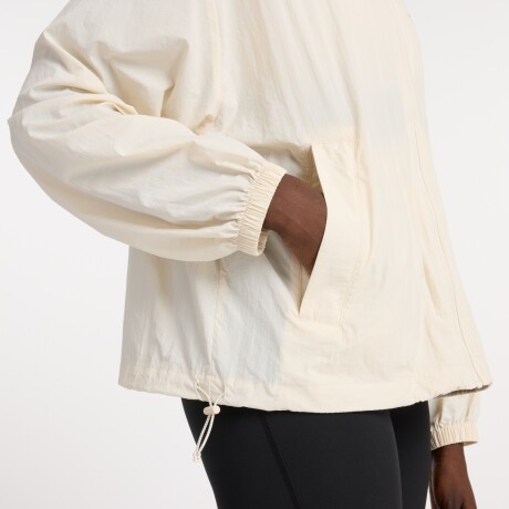 Campera New Balance de Dama - ATHLETIC PACKABLE - WJ41553LIN LINEN