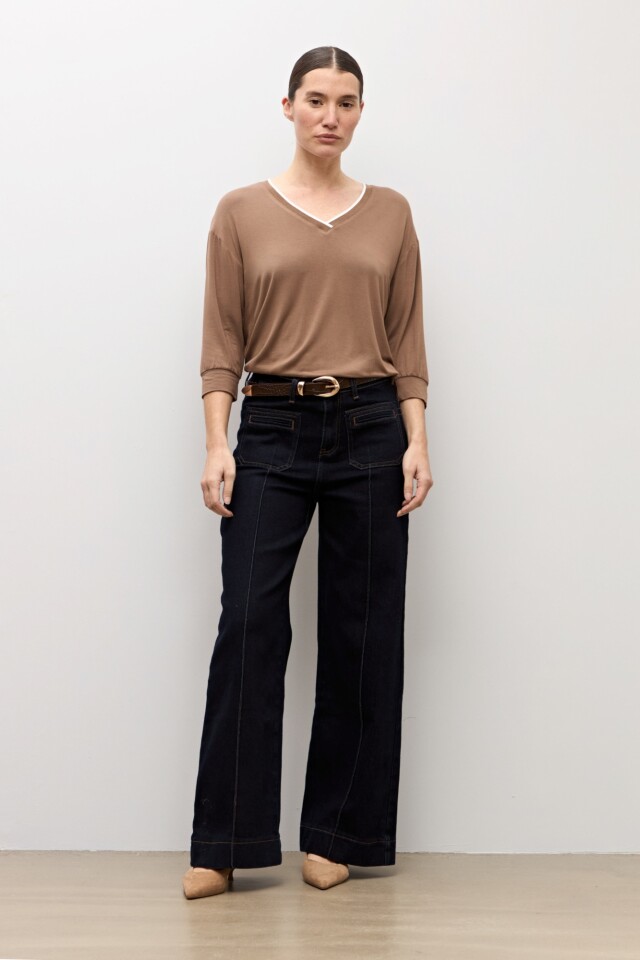 Remera escote V topo