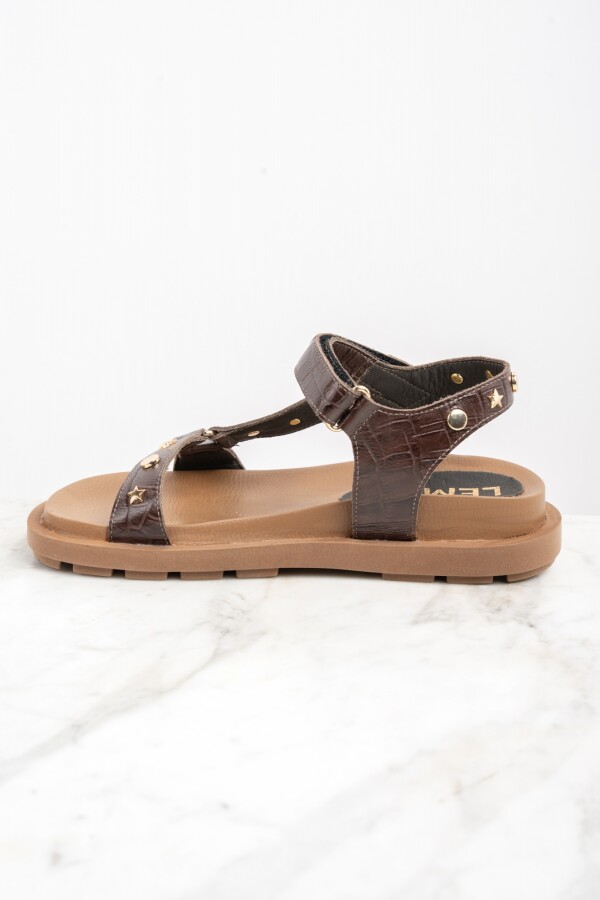 Sandalia Cuero Tachas Marrón